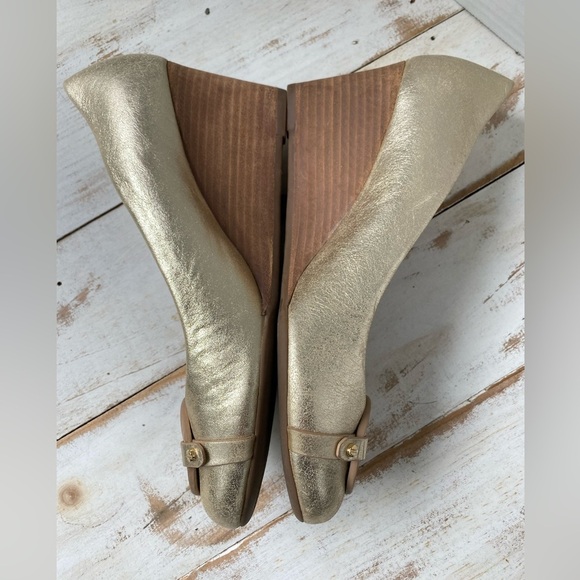 TORY BURCH Gold Metallic Leather Wedges Mini Miller heels Women's Sz 8.5 EUC - Picture 8 of 15